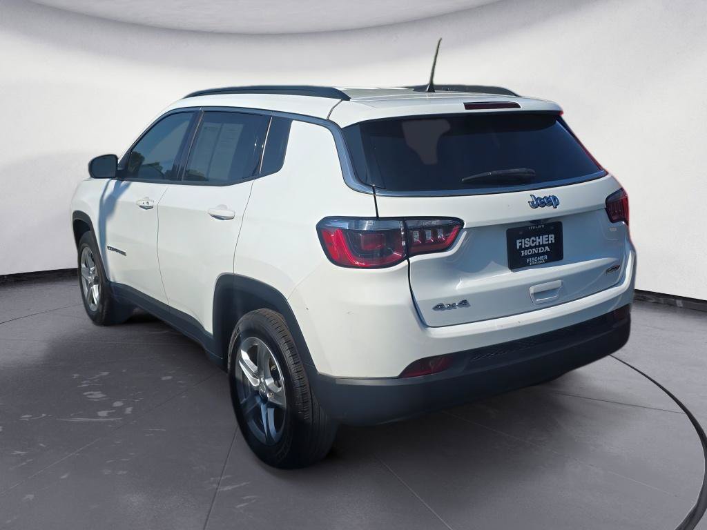 Used 2024 Jeep Compass Latitude AWD/4WD image 3