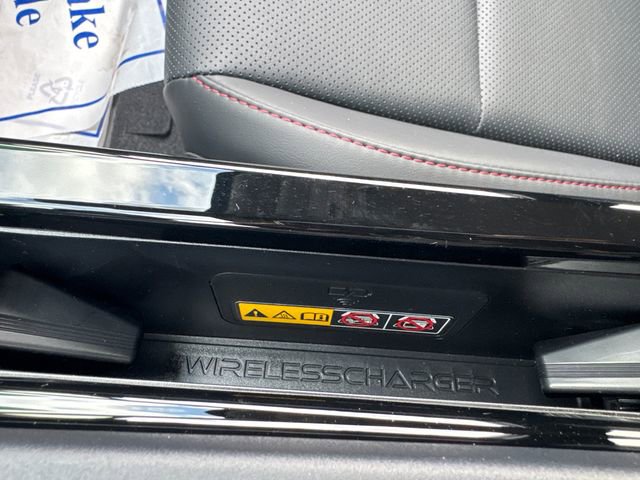 New 2025 Toyota Prius Plug-In Hybrid image 37