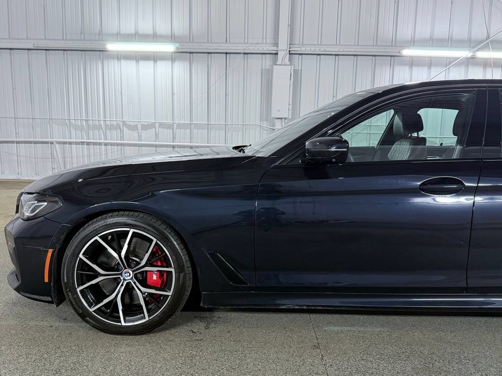 Used 2022 BMW M550i xDrive w/ Dynamic Handling Package AWD/4WD image 15