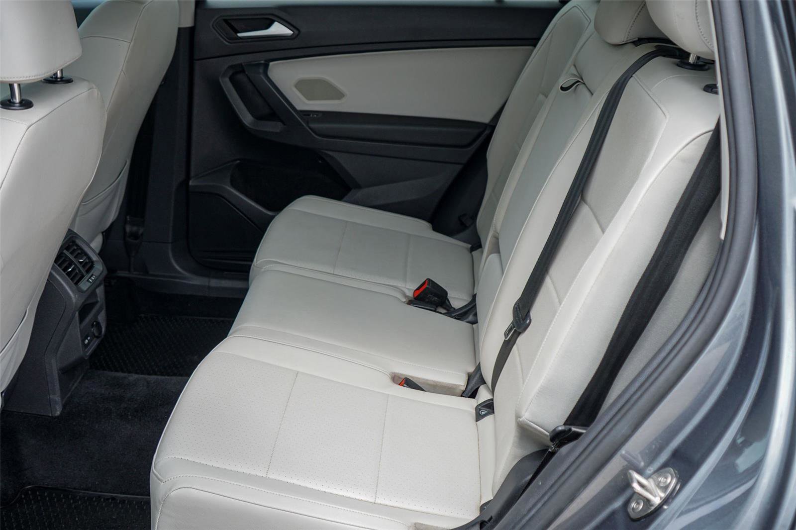 Used 2021 Volkswagen Tiguan SEL image 24