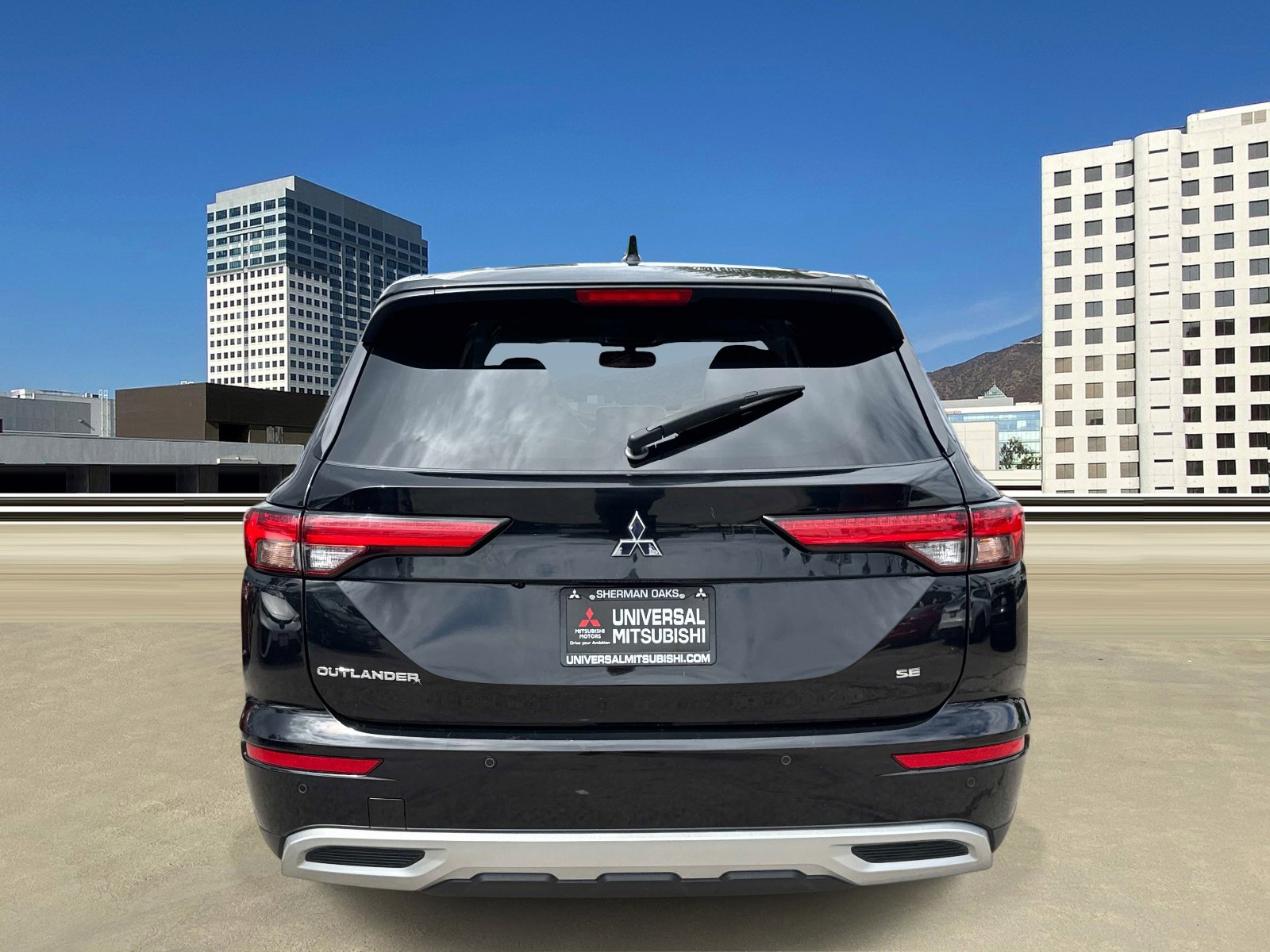 Used 2024 Mitsubishi Outlander FWD image 4