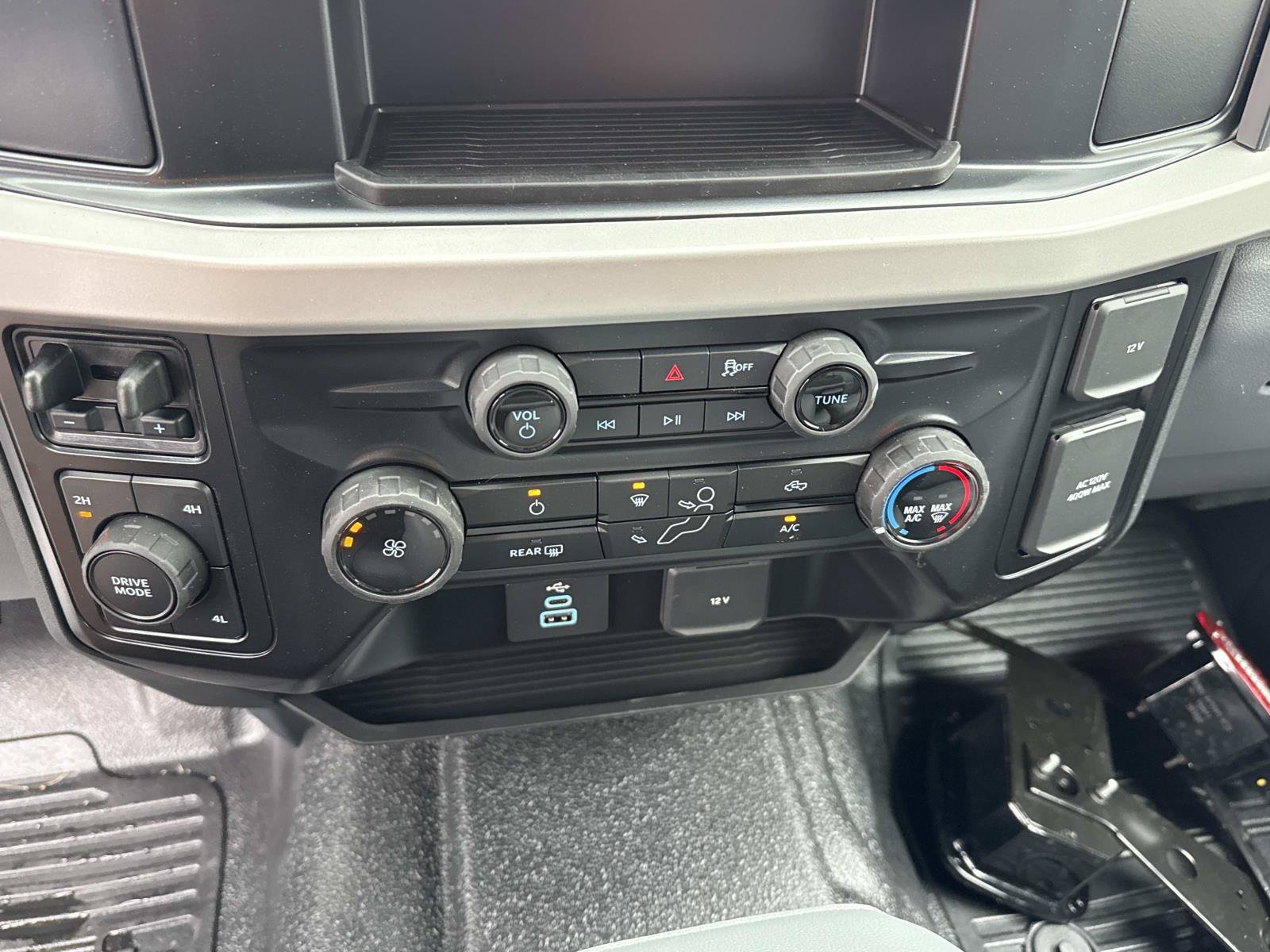 New 2027 Ford F350 XL w/ XL Chrome Package AWD/4WD image 17
