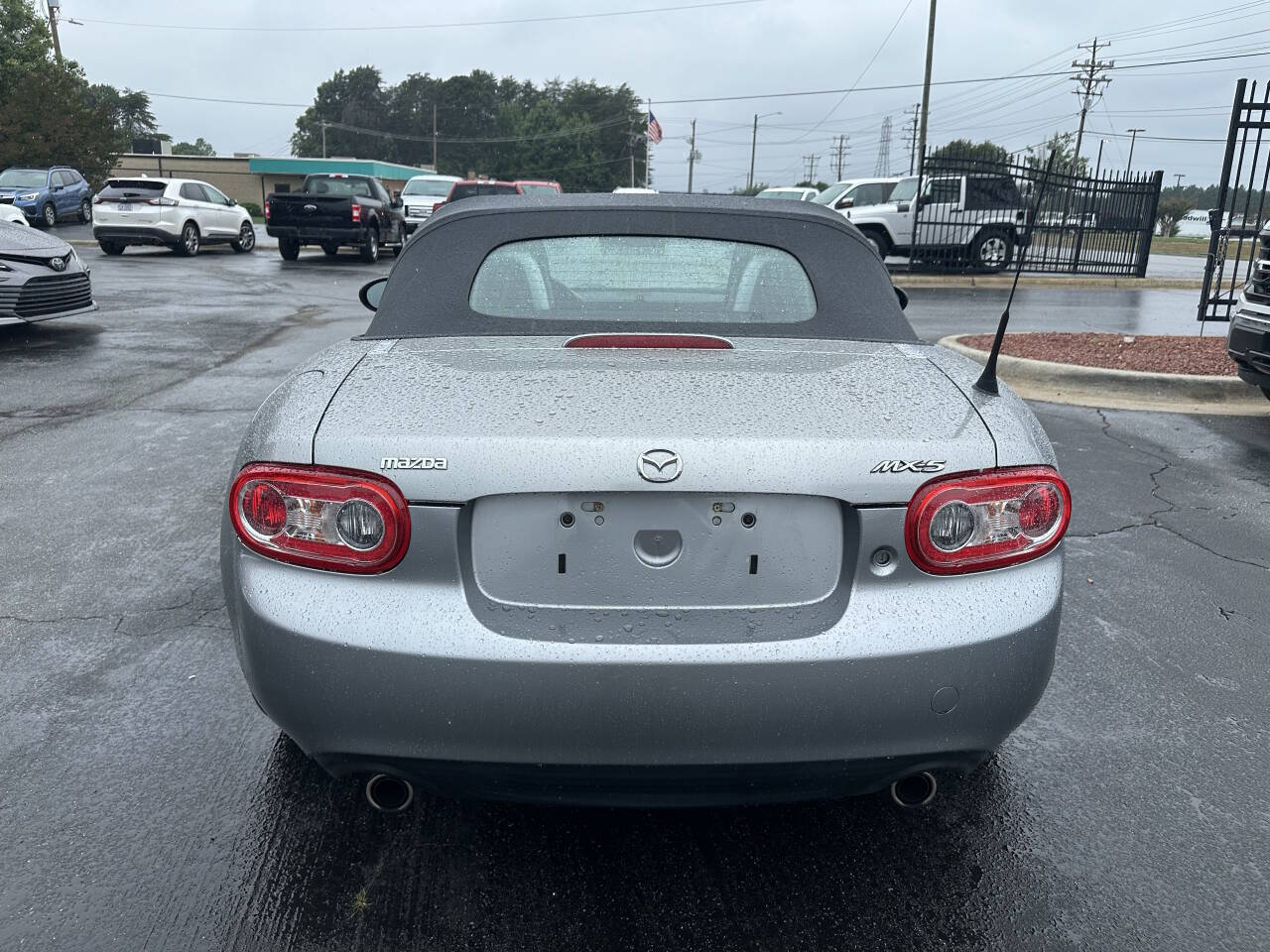 Used 2009 MAZDA MX-5 Miata Sport w/ Convenience Pkg RWD image 6