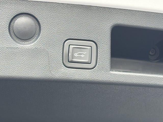 New 2026 GMC Terrain AT4 w/ Technology Package II AWD/4WD image 16