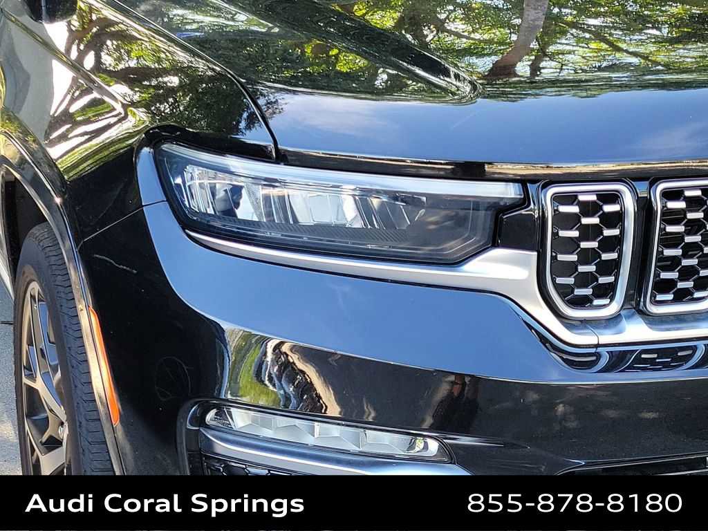 Used 2025 Jeep Grand Cherokee Summit AWD/4WD image 23