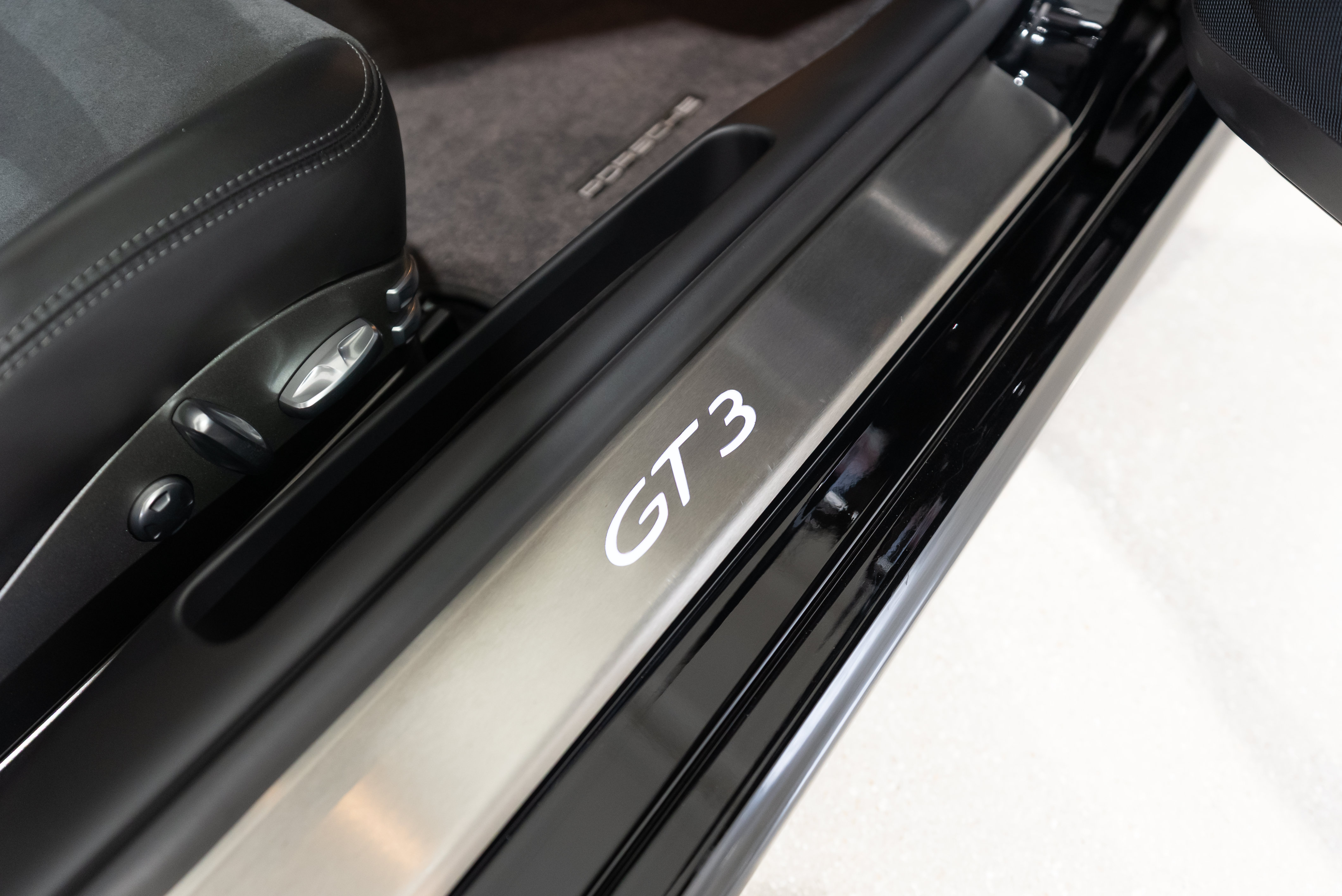 Used 2010 Porsche 911 GT3 RWD image 35