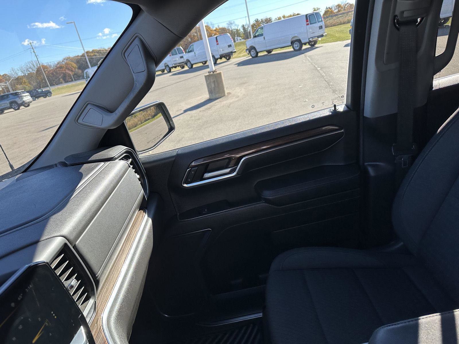 Used 2023 Chevrolet Silverado 1500 LT image 33