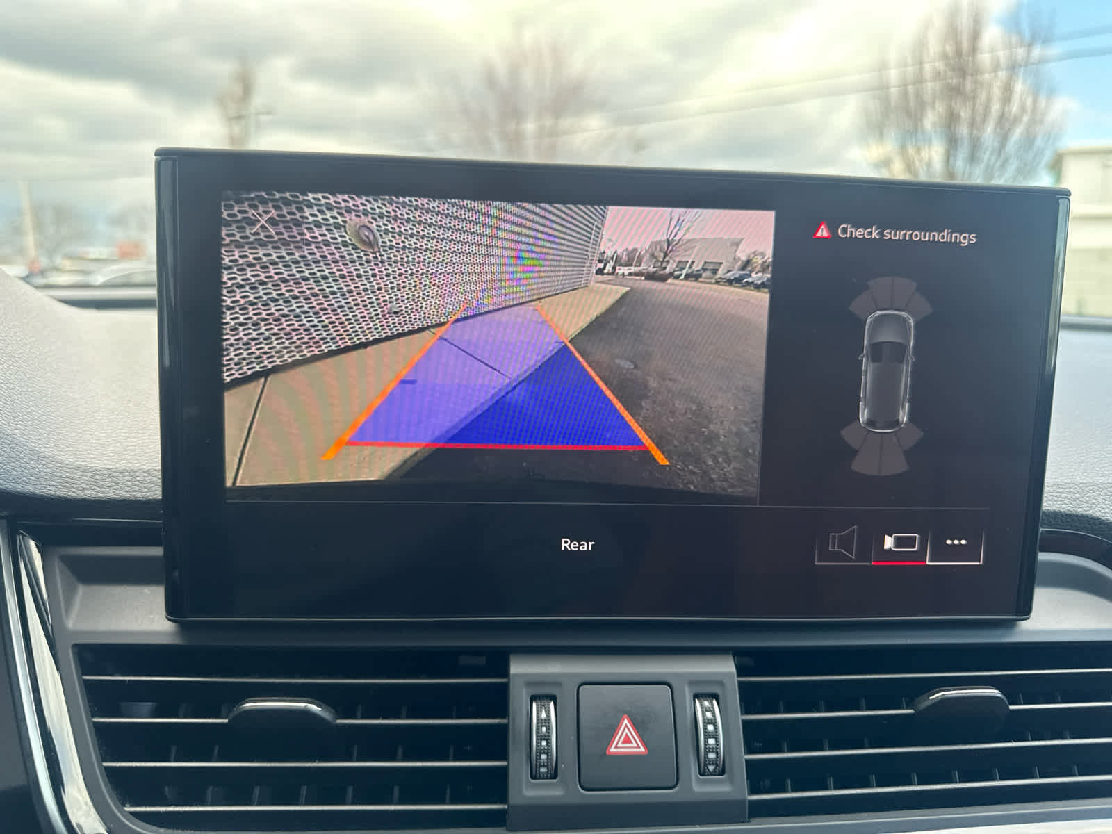 Used 2023 Audi Q5 2.0T Premium w/ Convenience Package image 13