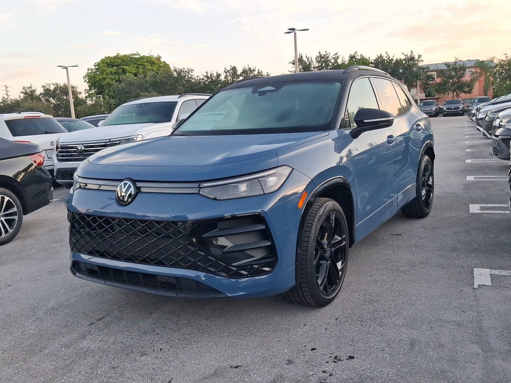 New 2026 Volkswagen Tiguan SE R-Line FWD image 3