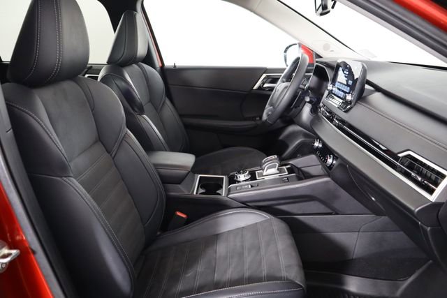 Used 2024 Mitsubishi Outlander SE image 18