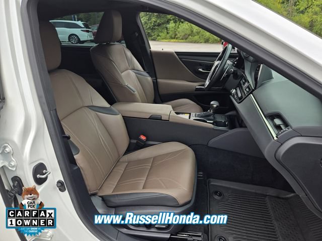 Used 2025 Lexus ES 300h Ultra Luxury FWD image 14