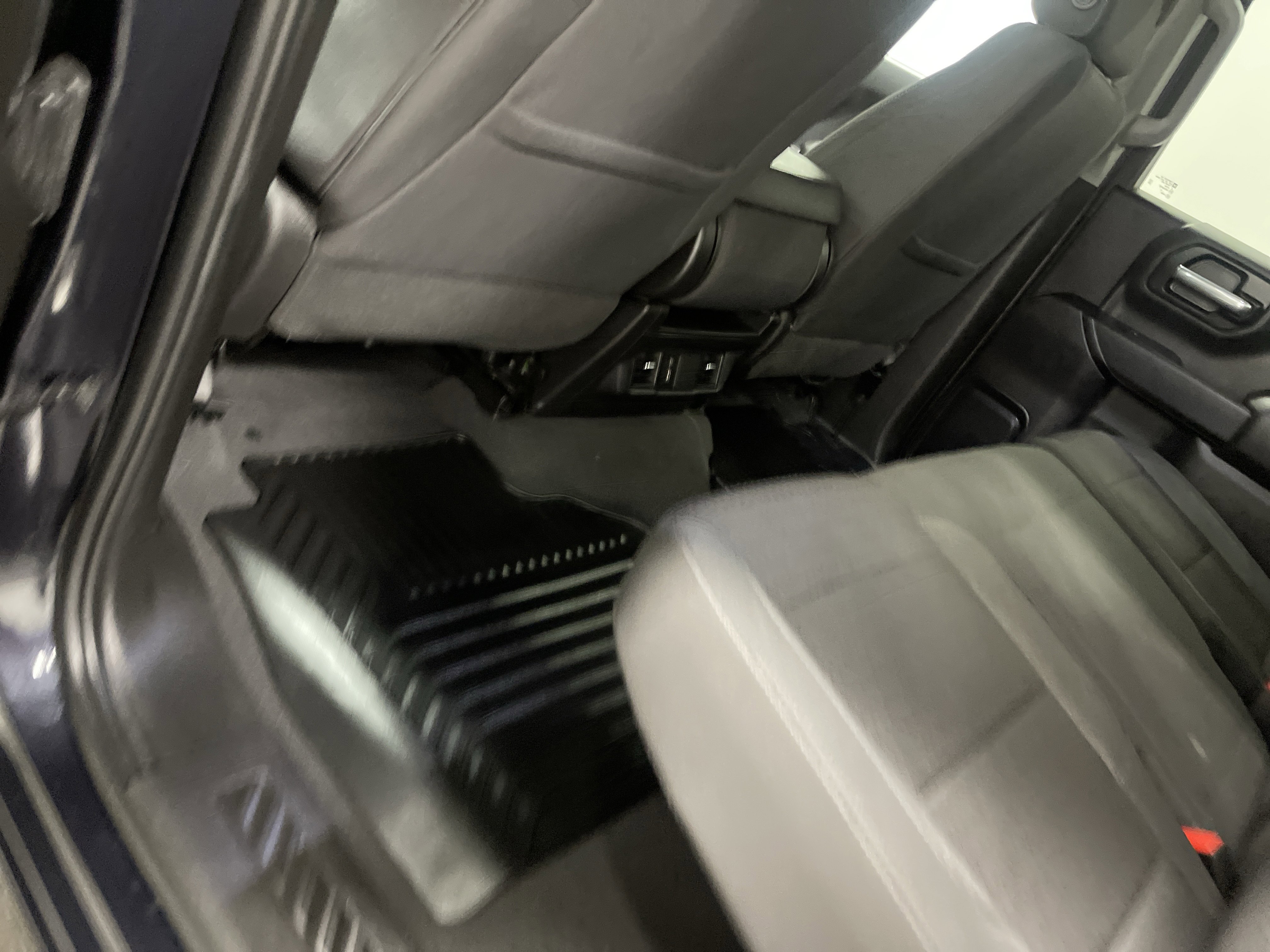 Used 2023 Chevrolet Silverado 1500 Custom w/ 2.7L Blackout Package image 17