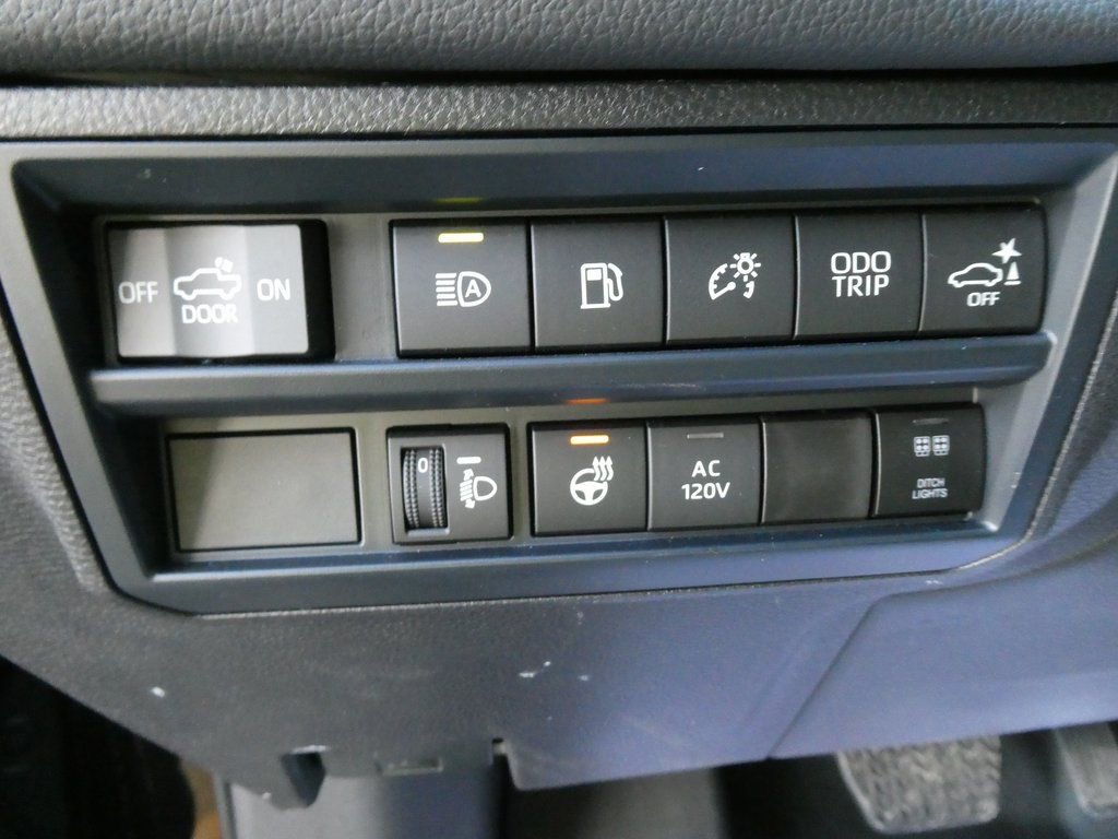 Used 2025 Toyota Tundra Limited image 25