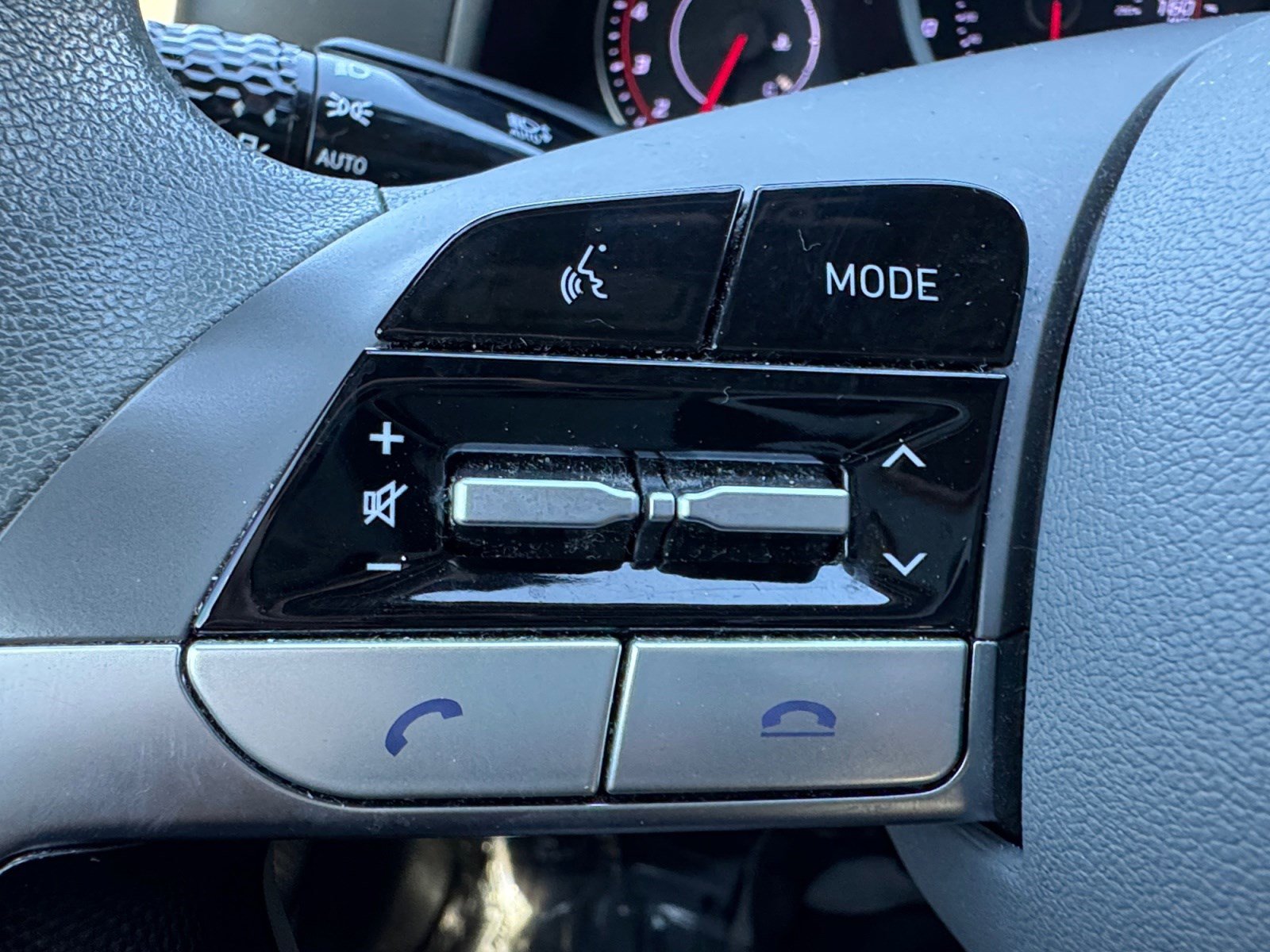 Used 2022 Hyundai Elantra SEL image 17