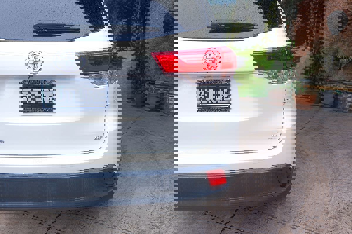 Used 2017 Toyota Highlander LE image 38