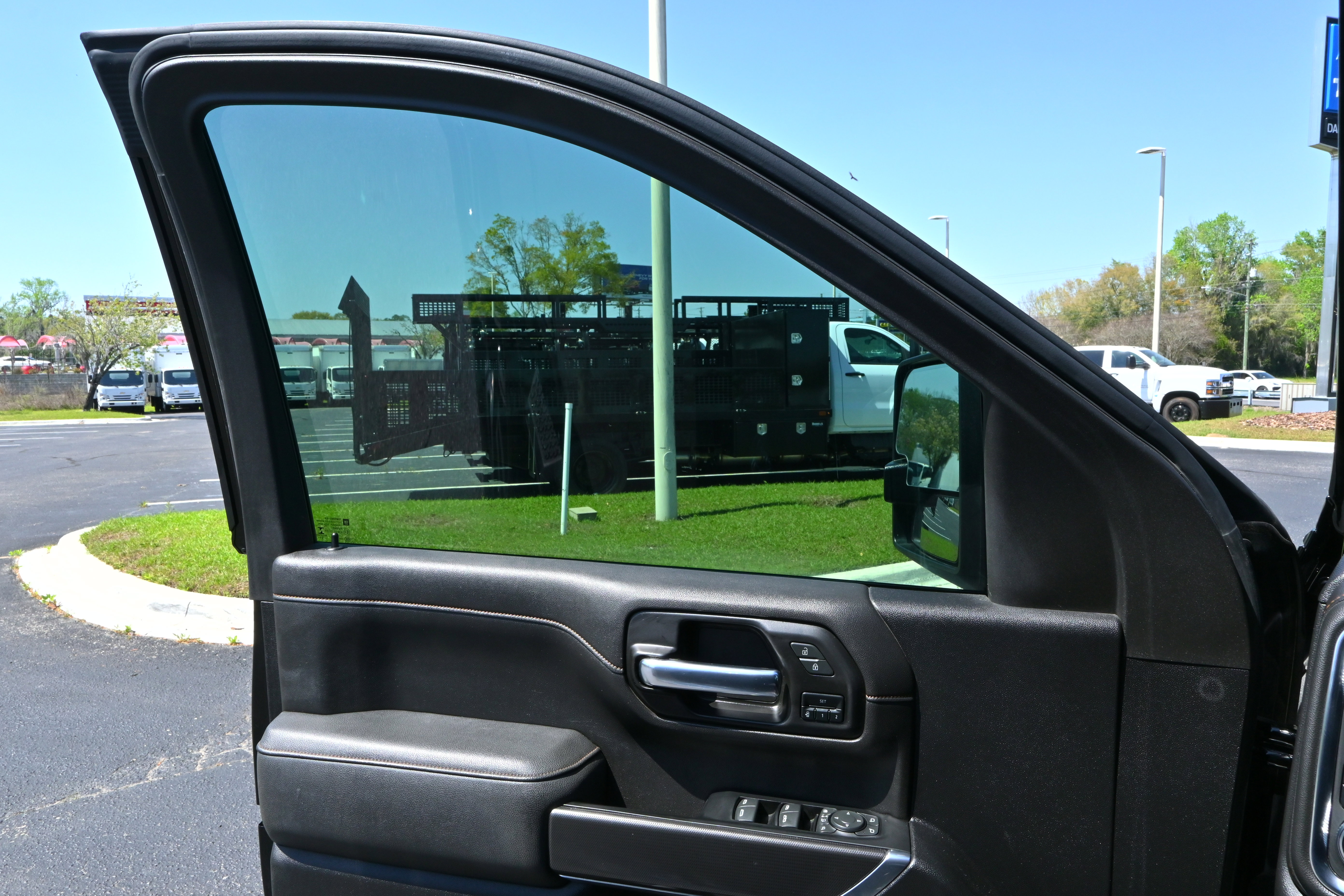 Used 2022 GMC Sierra 2500 AT4 w/ AT4 Preferred Package image 21