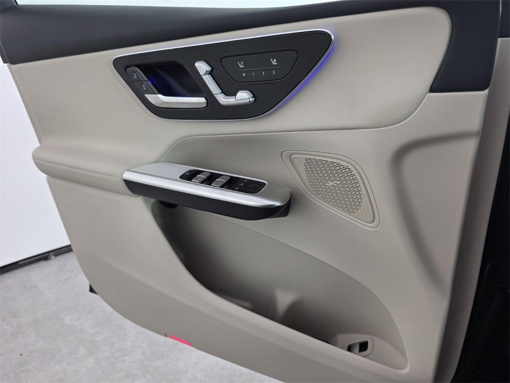 New 2026 Mercedes-Benz GLC 300 image 17