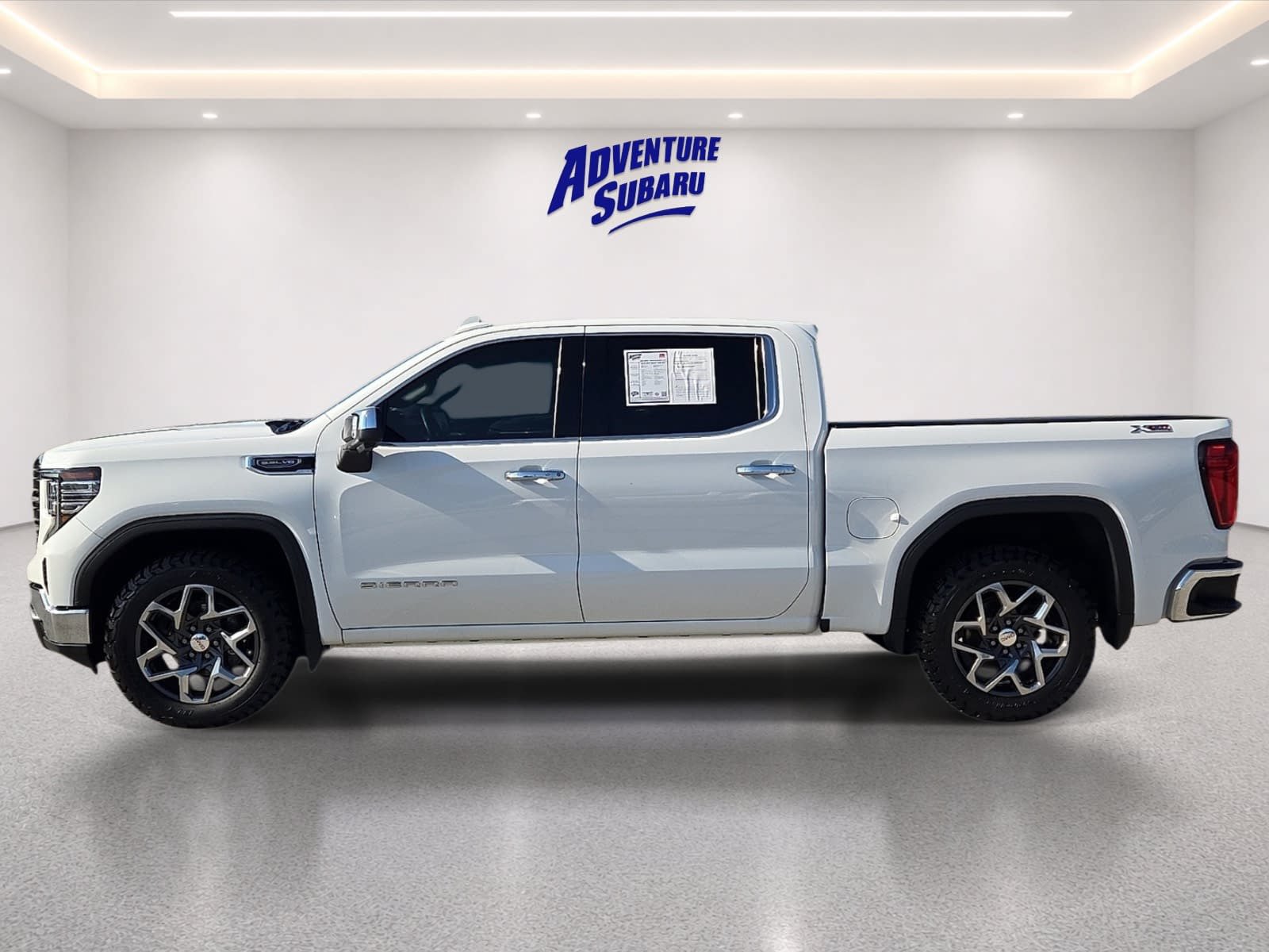 Used 2023 GMC Sierra 1500 SLT w/ SLT Premium Package AWD/4WD image 4
