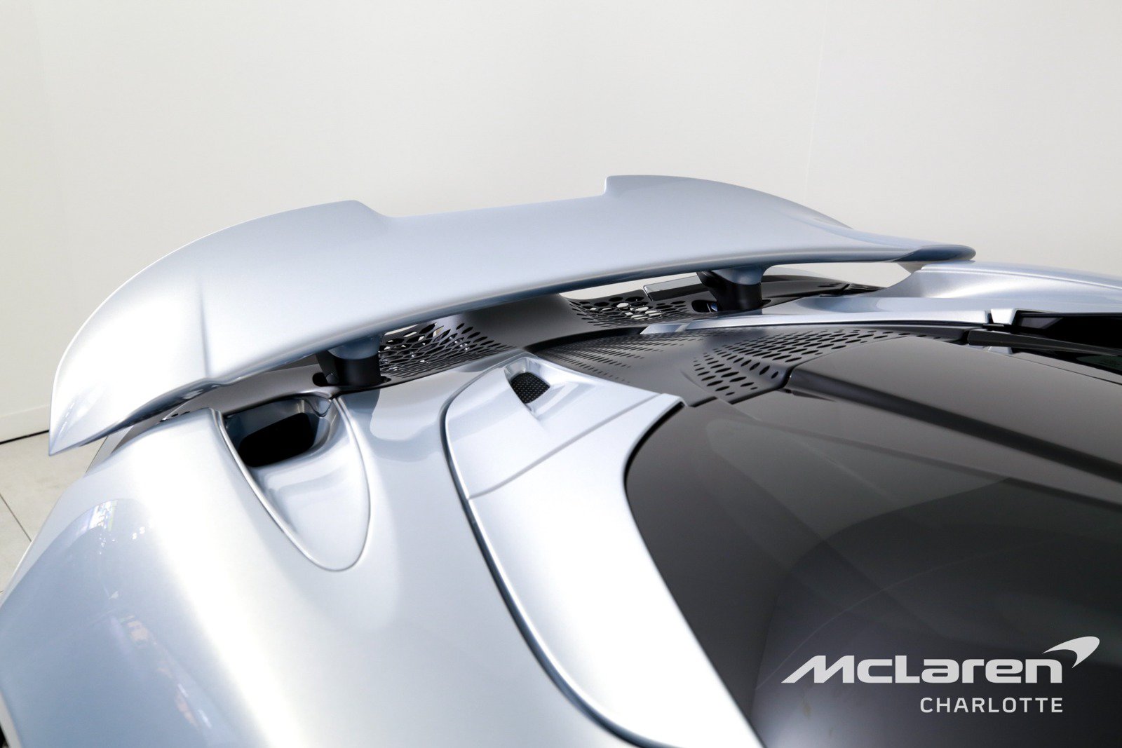 Used 2026 McLaren 750S Spider RWD image 32