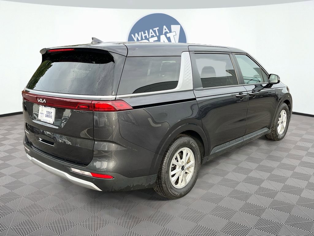 Certified 2024 Kia Carnival LX image 6
