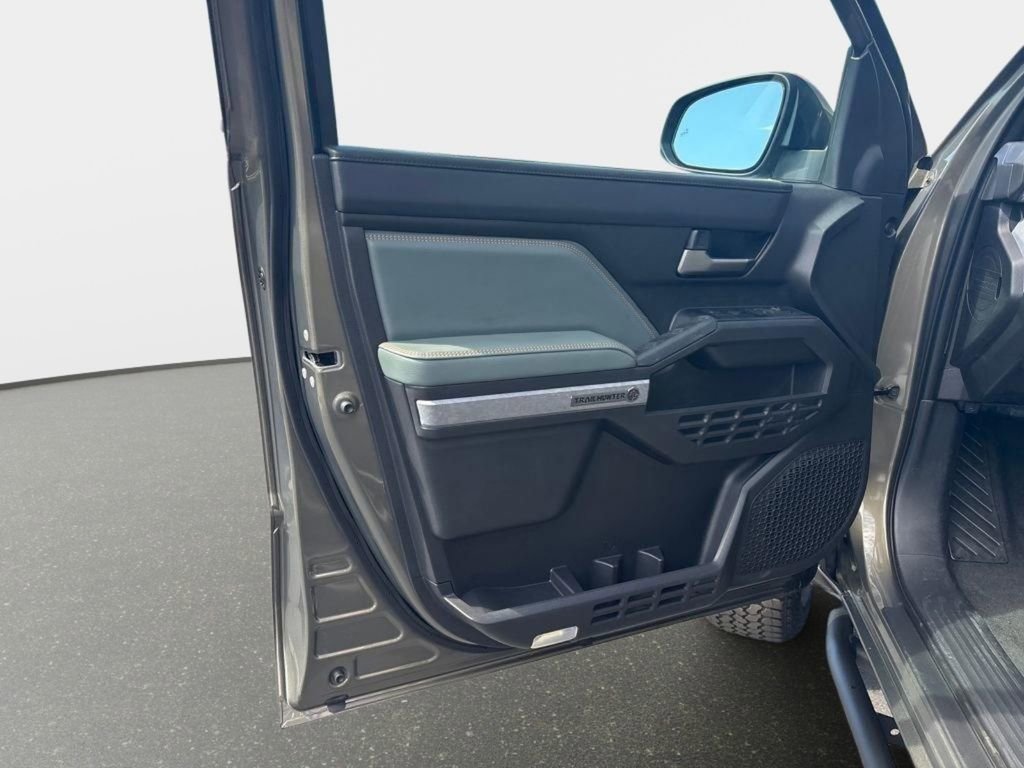 New 2025 Toyota Tacoma Trailhunter image 9