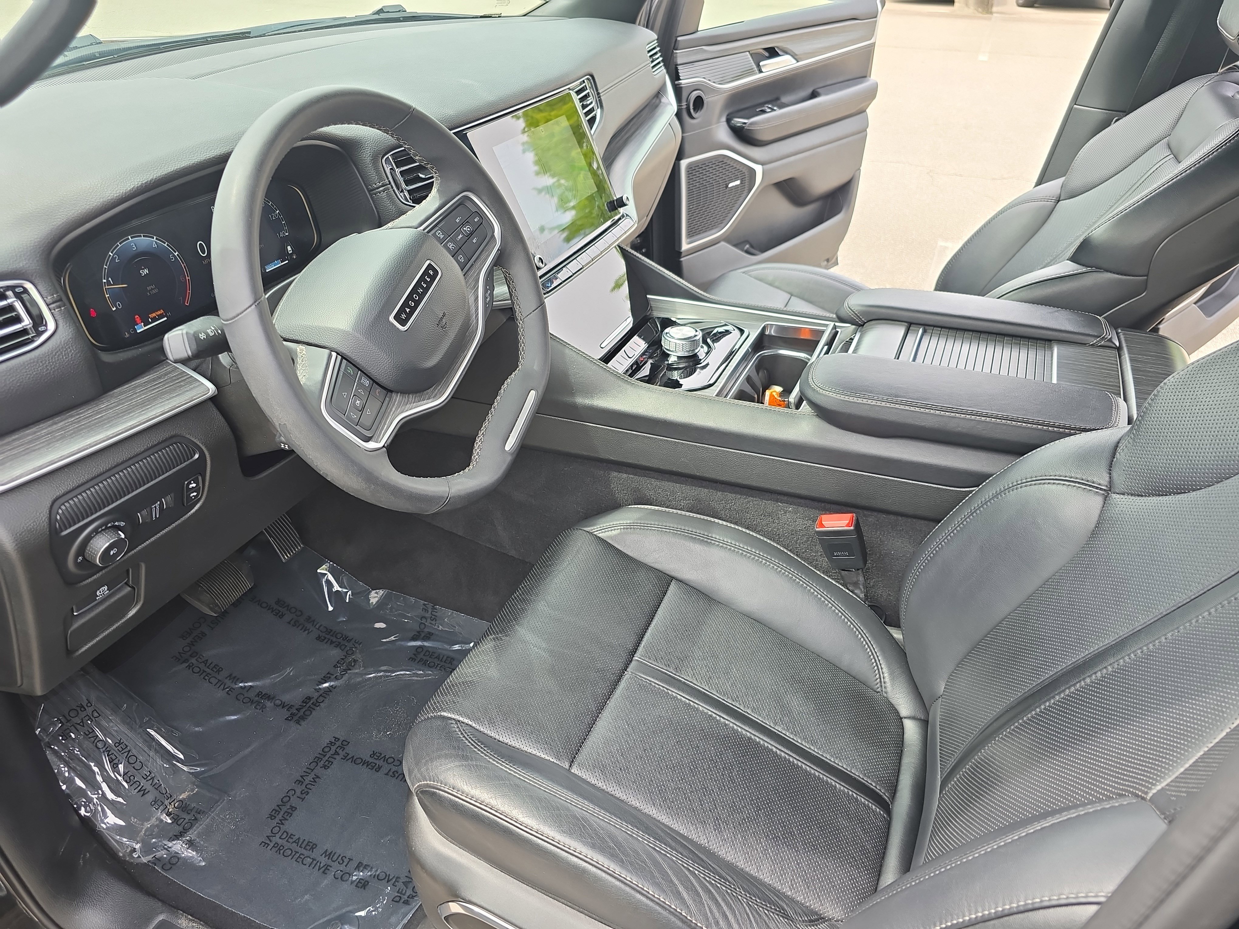 Used 2024 Jeep Wagoneer L Series II RWD image 16