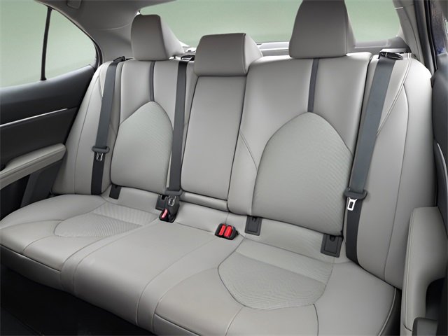 Used 2022 Toyota Camry XLE image 13