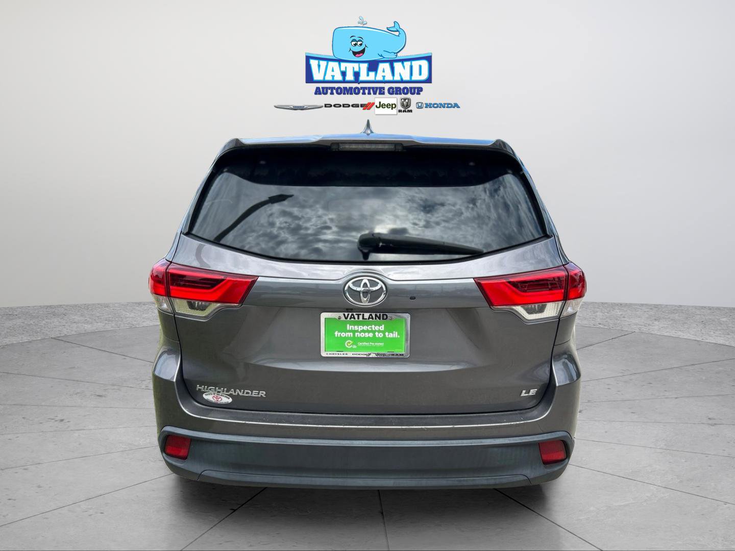 Used 2019 Toyota Highlander Plus FWD image 4