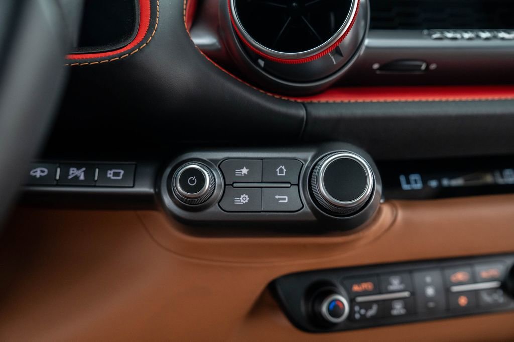 Used 2019 Ferrari 812 Superfast image 35