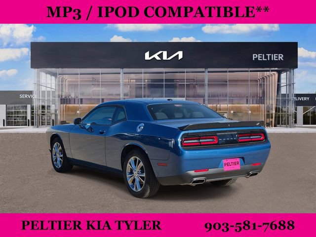 Used 2023 Dodge Challenger SXT image 5