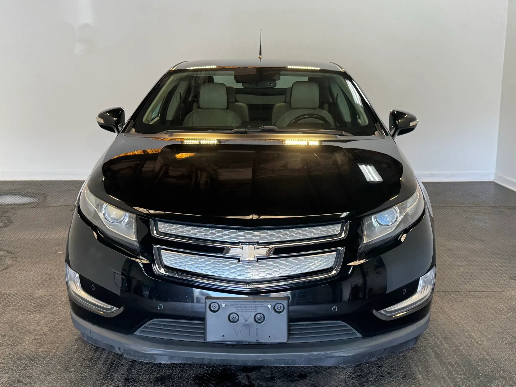Used 2012 Chevrolet Volt Premium w/ Premium Trim Package image 2
