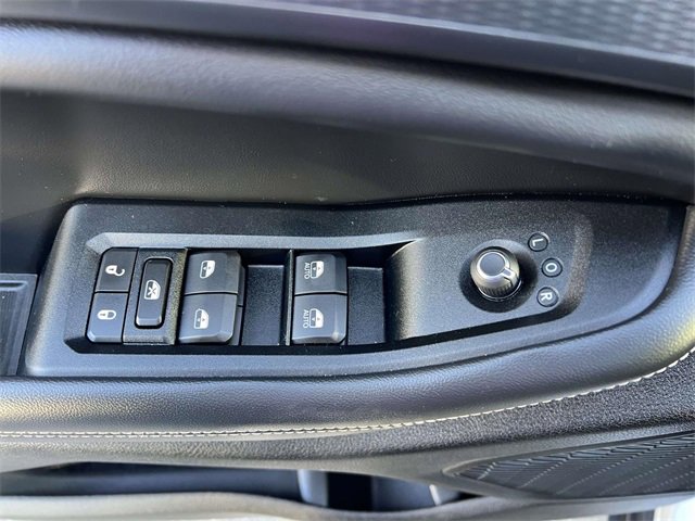 Used 2023 Jeep Grand Cherokee Laredo image 12