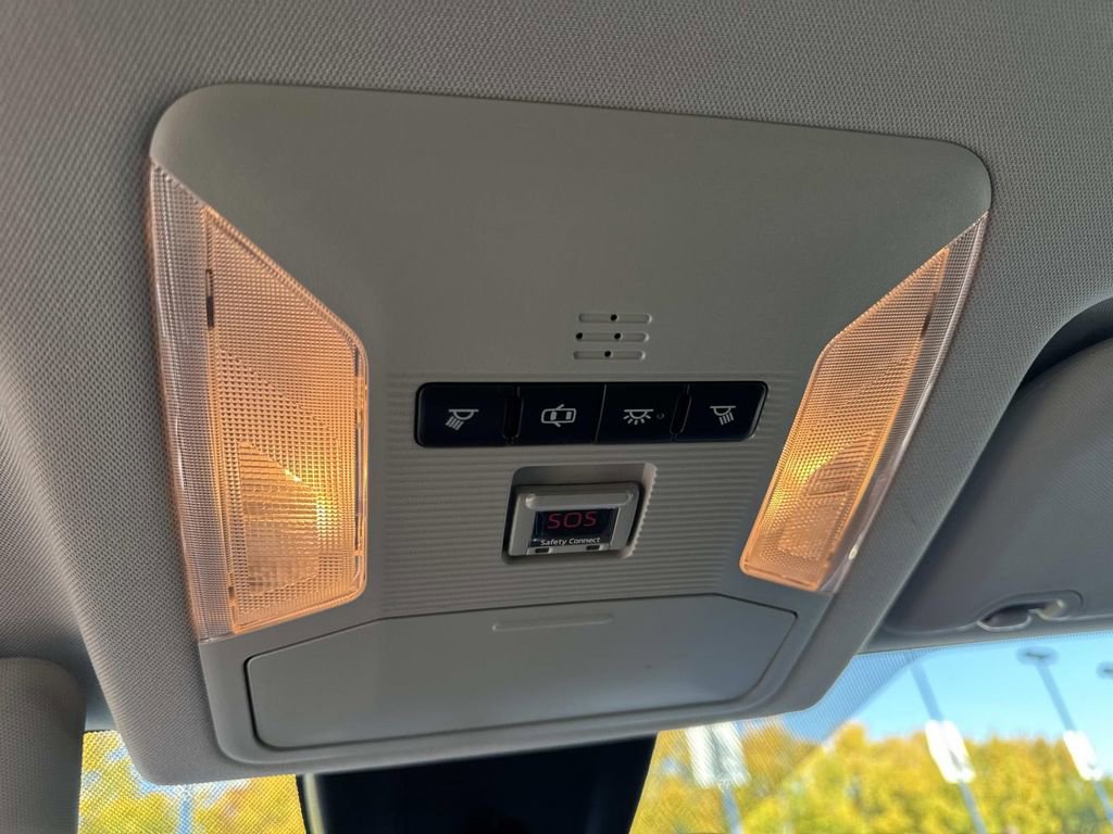 Used 2019 Toyota RAV4 LE image 19