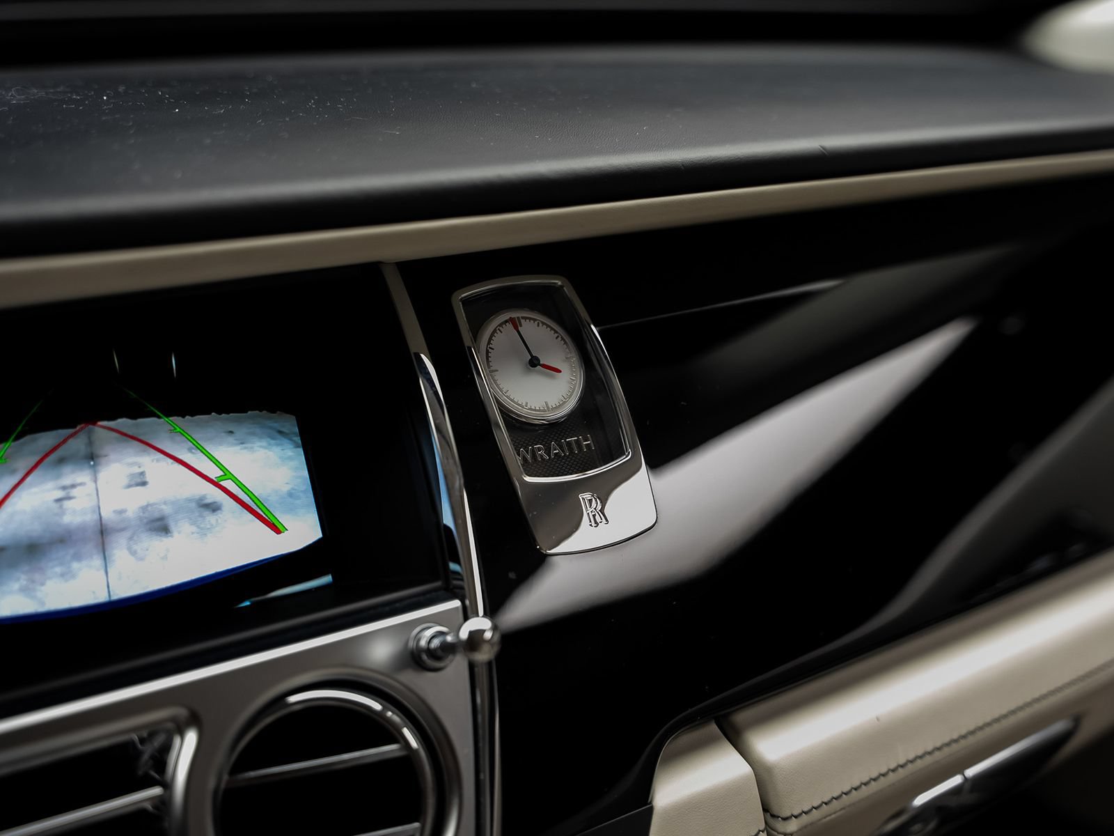 Used 2018 Rolls-Royce Wraith RWD image 48