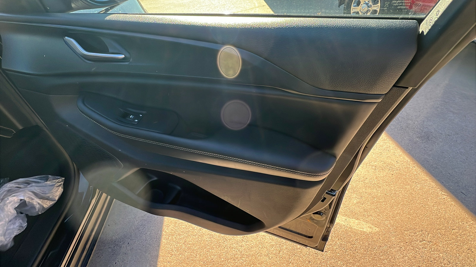 Used 2023 Jeep Grand Cherokee L Laredo image 18