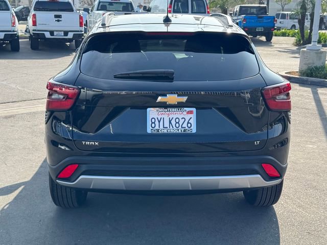 Used 2025 Chevrolet Trax LT image 3