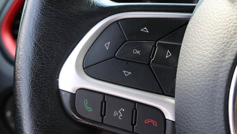 Used 2021 Jeep Renegade Trailhawk AWD/4WD image 10