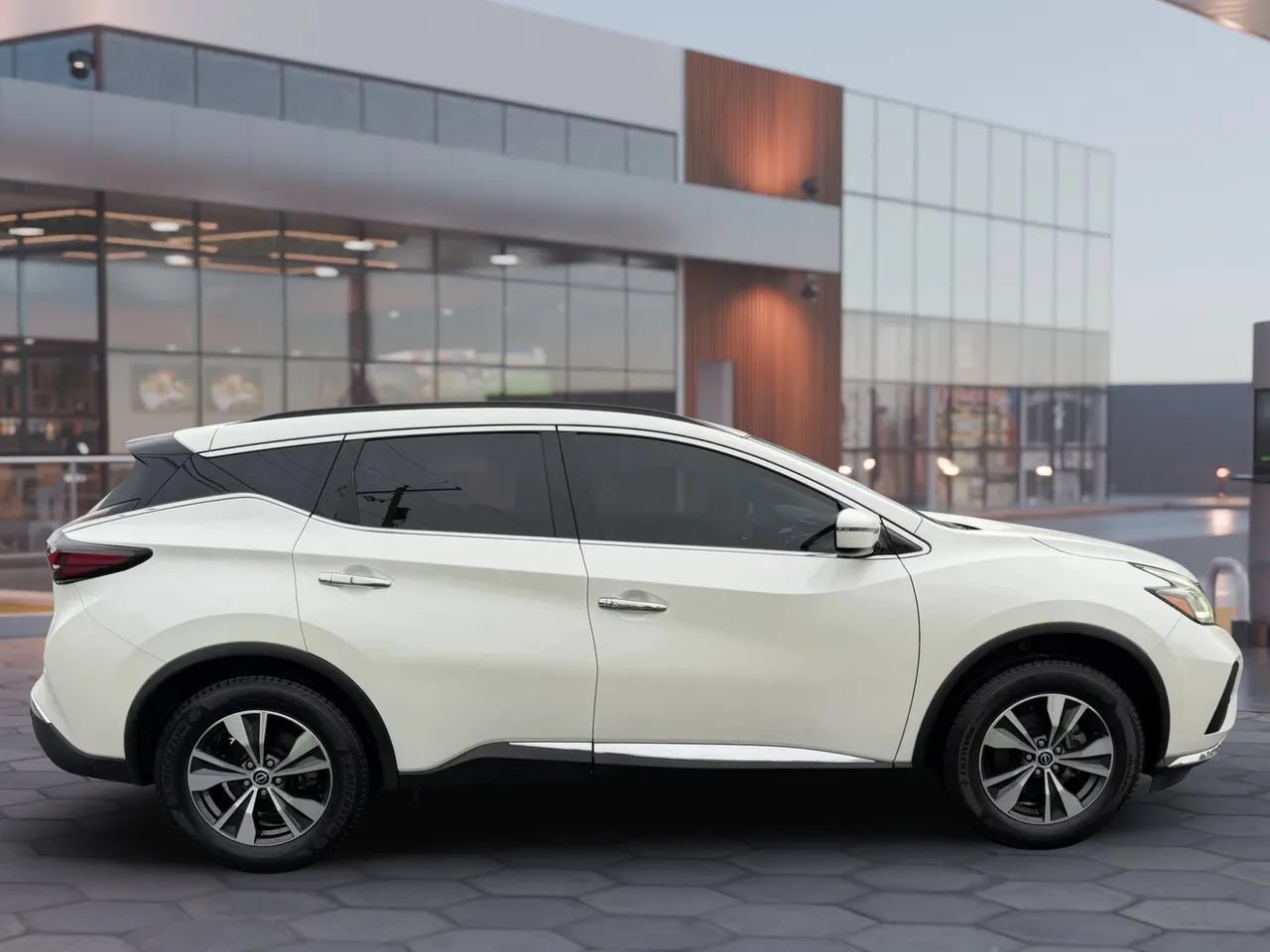 Used 2024 Nissan Murano SV AWD/4WD image 5