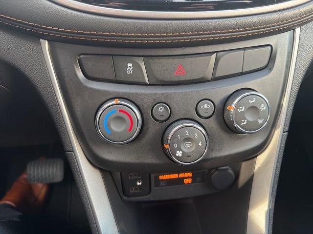 Used 2021 Chevrolet Trax LT w/ Redline Edition image 18