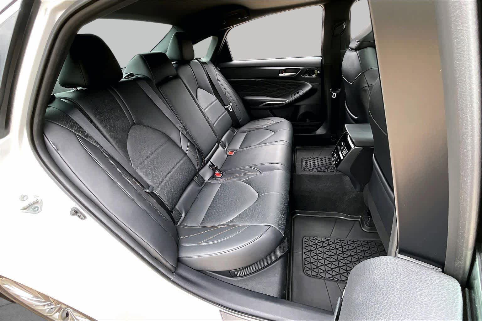 Used 2021 Toyota Avalon Limited w/ Advanced Safety Package FWD image 19