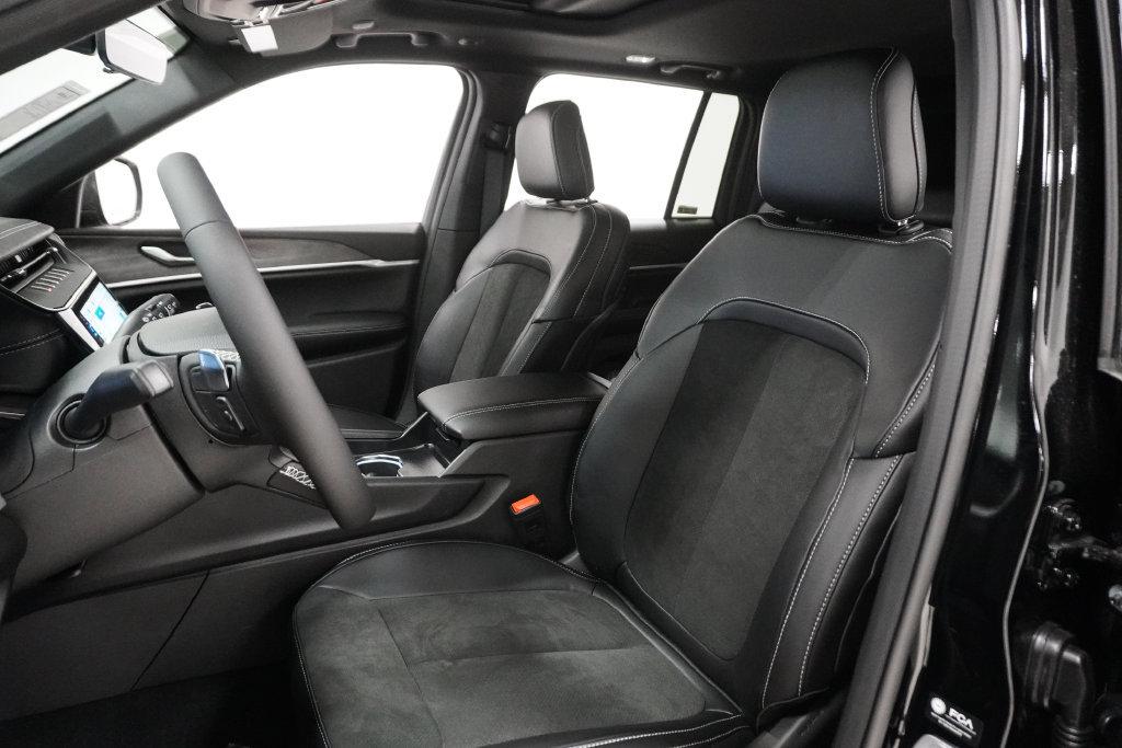 New 2026 Jeep Grand Cherokee Altitude AWD/4WD image 10