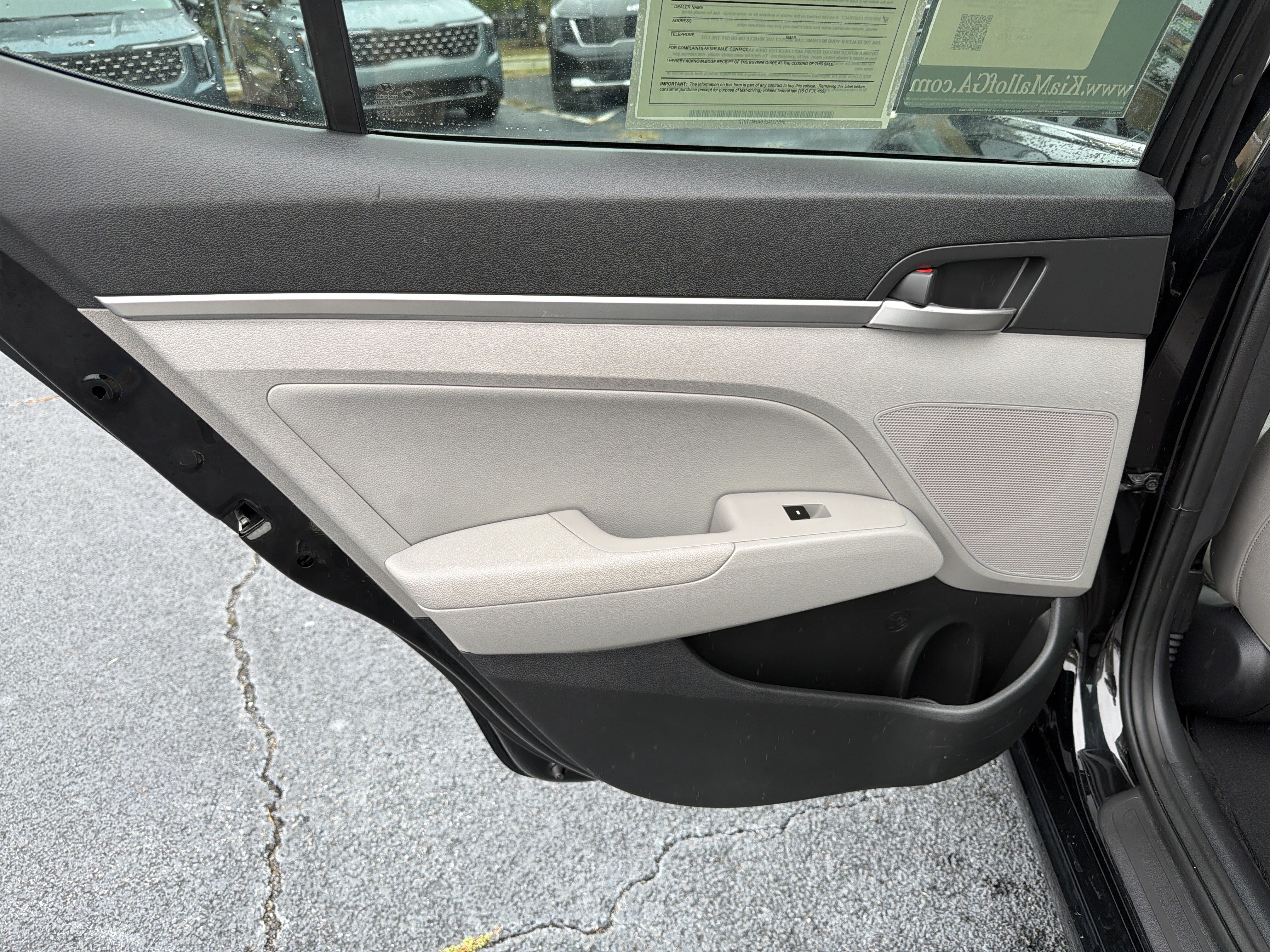 Used 2019 Hyundai Elantra Limited FWD image 17
