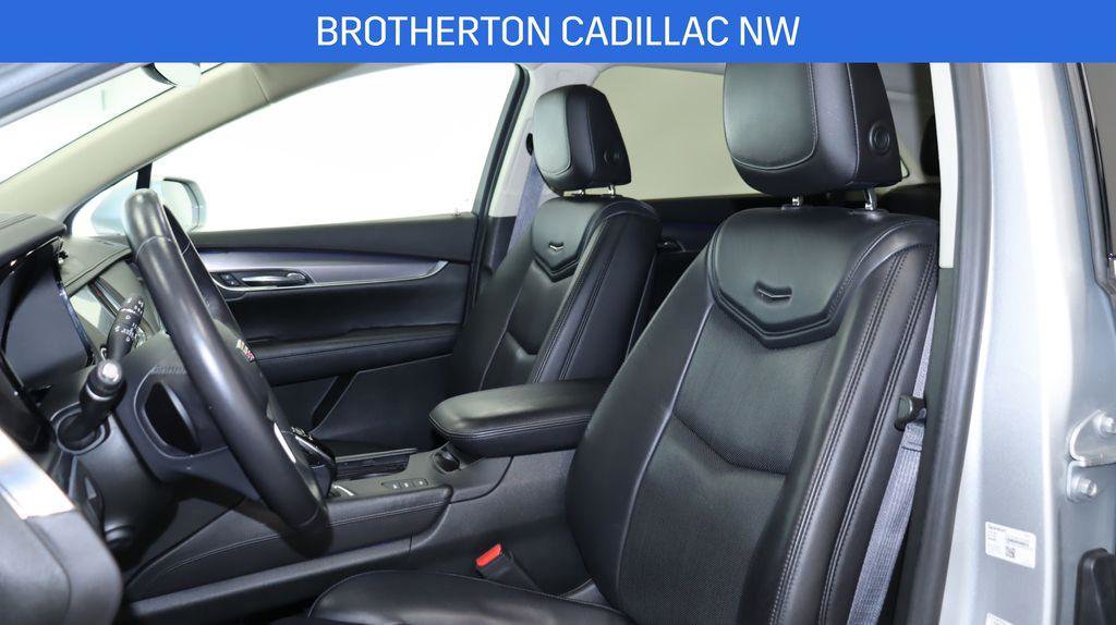 Used 2017 Cadillac XT5 Premium Luxury w/ Driver Assist Package image 22