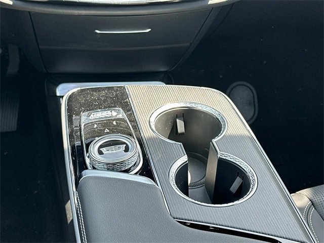 Used 2025 Cadillac Lyriq Luxury image 4