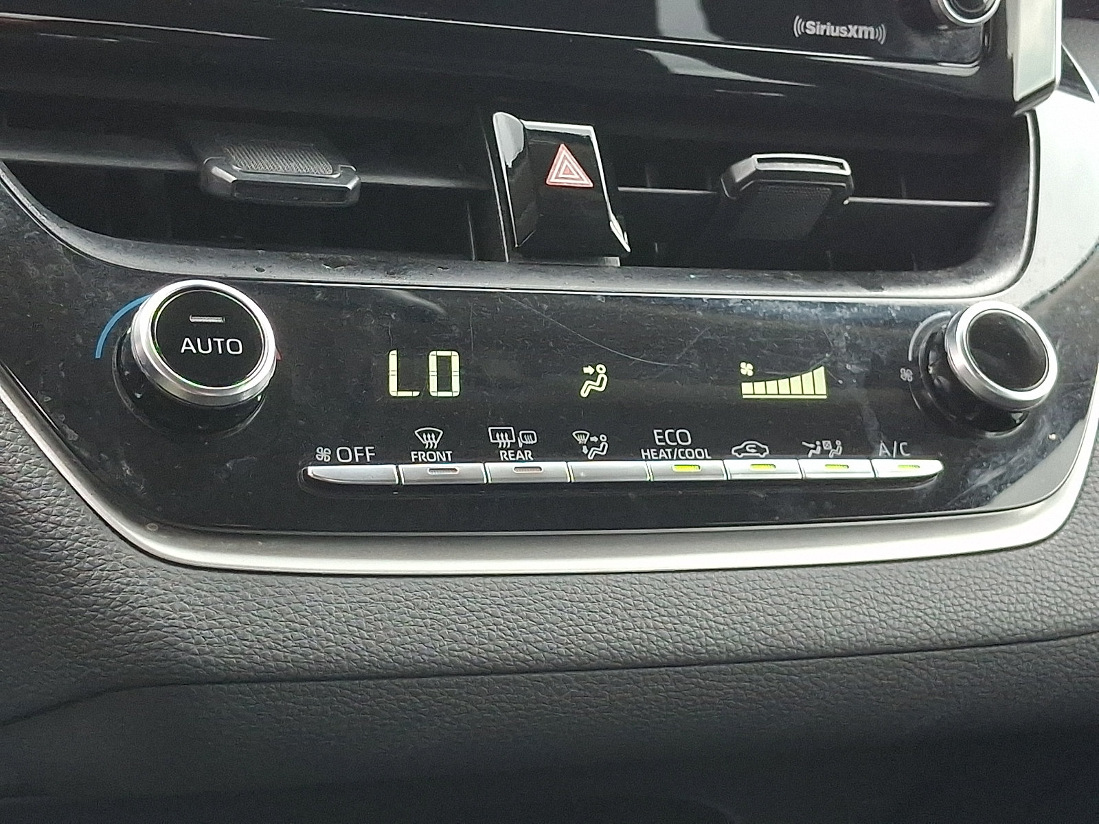 Used 2021 Toyota Corolla LE FWD image 15