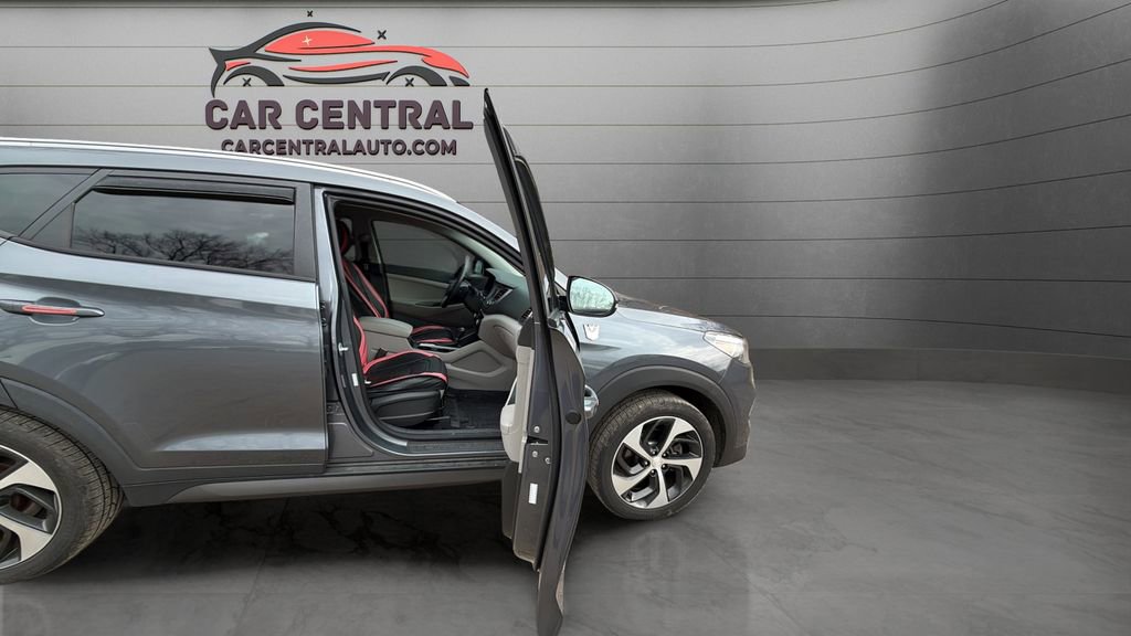 Used 2016 Hyundai Tucson Sport image 13