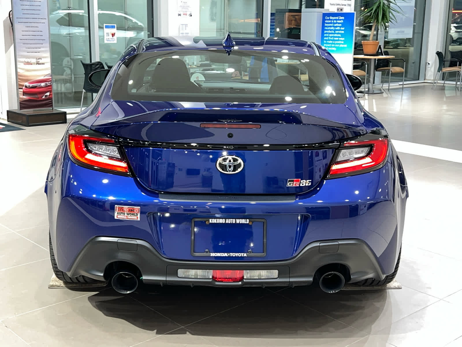 Used 2025 Toyota GR86 Premium w/ ALL Weather Mat Package (TMS) image 9