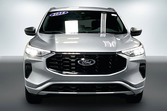 Used 2024 Ford Escape ST-Line w/ Tech Pack #1 AWD/4WD image 2