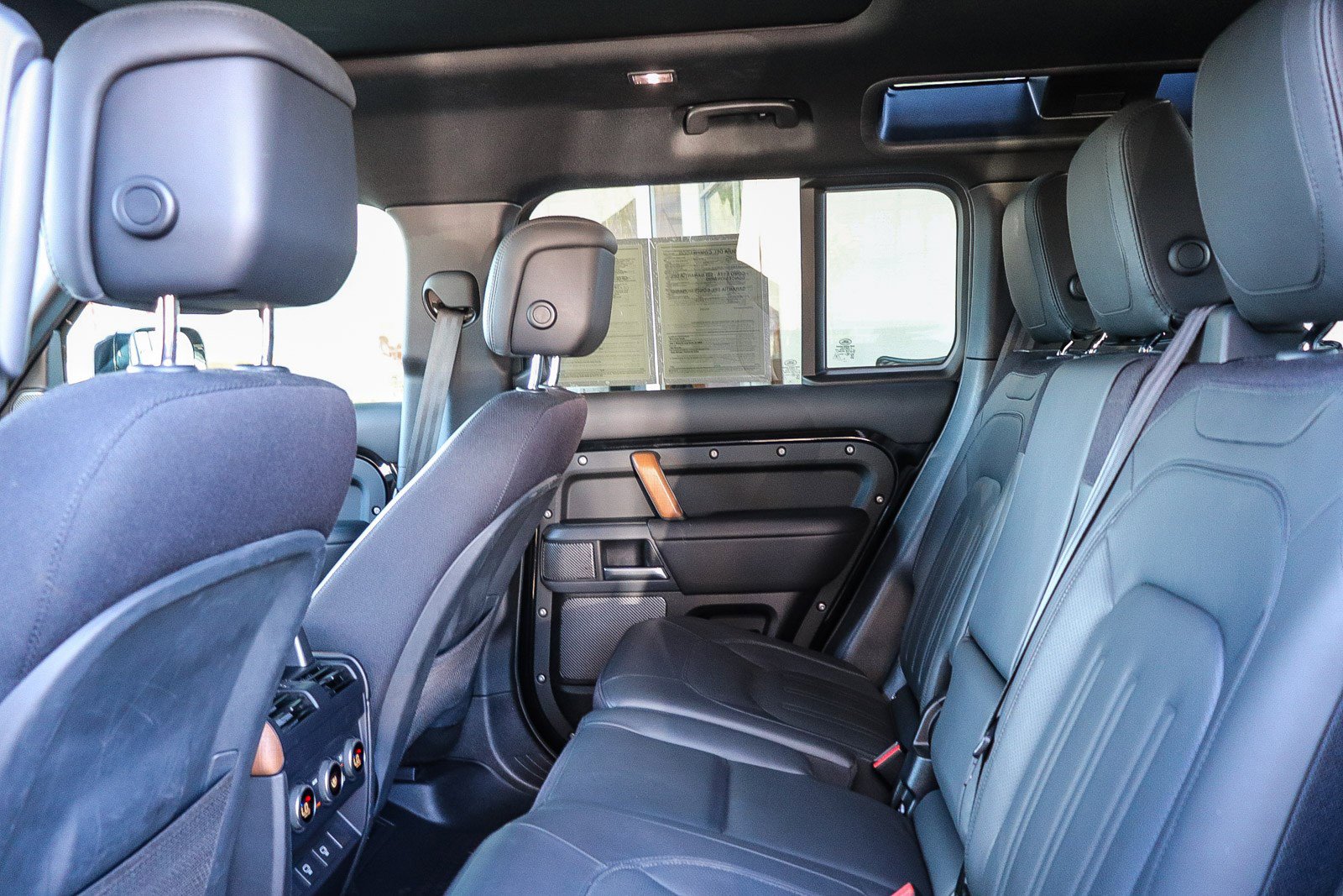 Used 2023 Land Rover Defender 110 X image 21