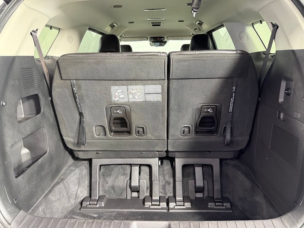 Used 2024 Kia Carnival EX FWD image 30